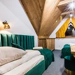 Goralska Dolina Jacuzzi & Sauna Alpesi faház *