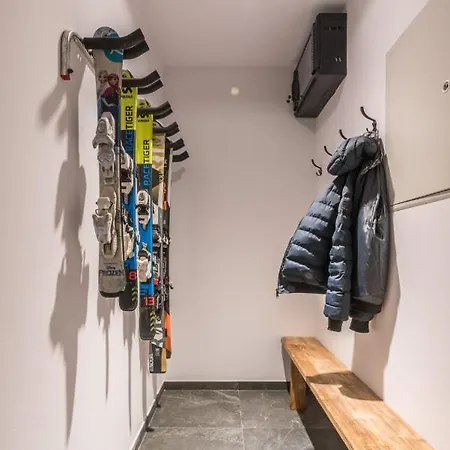 Goralska Dolina Jacuzzi & Sauna 木屋