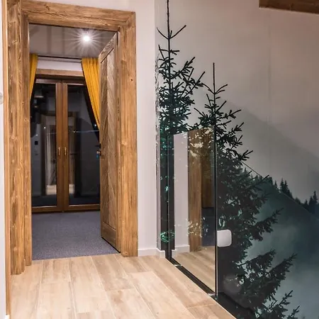 Goralska Dolina Jacuzzi & Sauna 木屋 *