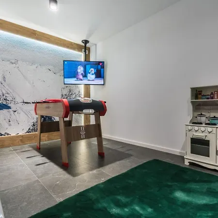 Goralska Dolina Jacuzzi & Sauna 木屋