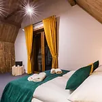 Шале Goralska Dolina Jacuzzi & Sauna *