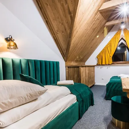 Goralska Dolina Jacuzzi & Sauna 木屋 *